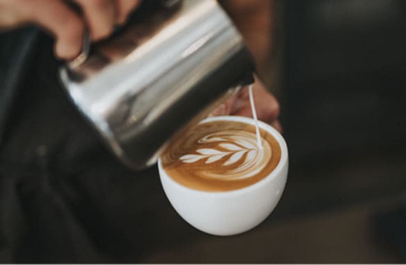 colazione, caffè e brioche vestone